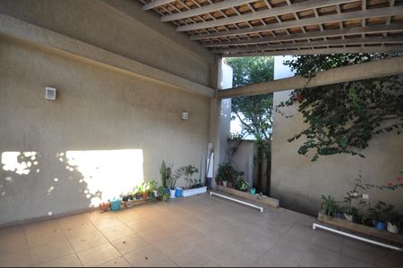 Casa à venda com 300m², 3 quartos e 2 vagasGaragem