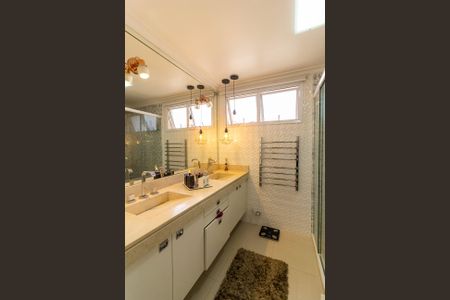 Apartamento à venda com 147m², 3 quartos e 2 vagasBanheiro da Suíte 1