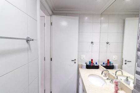 Apartamento à venda com 147m², 3 quartos e 2 vagasBanheiro da Suíte 2