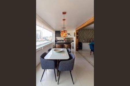 Apartamento à venda com 147m², 3 quartos e 2 vagasVaranda