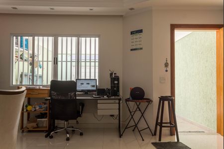 Casa à venda com 170m², 3 quartos e 4 vagas Casa à venda com 170m², 3 quartos e 4 vagasSala