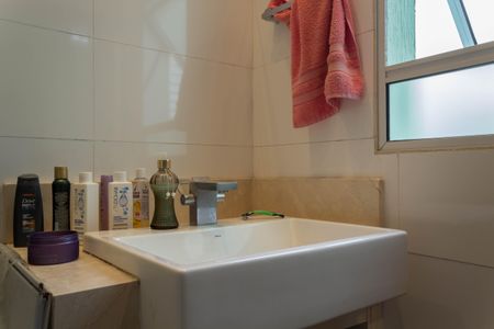 Casa à venda com 170m², 3 quartos e 4 vagas Casa à venda com 170m², 3 quartos e 4 vagasBanheiro da Suíte 2