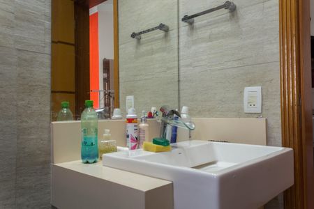 Casa à venda com 170m², 3 quartos e 4 vagas Casa à venda com 170m², 3 quartos e 4 vagasBanheiro da Suíte 3