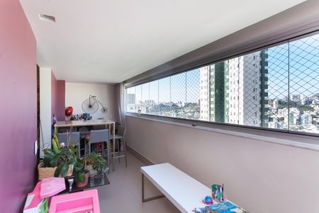Apartamento à venda com 126m², 4 quartos e 3 vagas Apartamento à venda com 126m², 4 quartos e 3 vagasVaranda da Sala