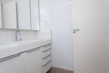 Apartamento à venda com 126m², 4 quartos e 3 vagasBanheiro da Suíte