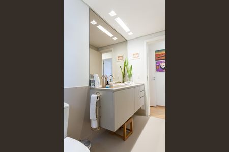 Apartamento à venda com 126m², 4 quartos e 3 vagas Apartamento à venda com 126m², 4 quartos e 3 vagasBanheiro Social