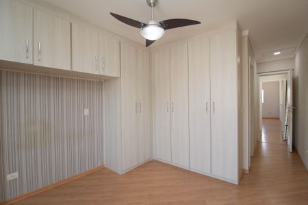 Casa à venda com 198m², 2 quartos e 5 vagas Casa à venda com 198m², 2 quartos e 5 vagasSuíte 2