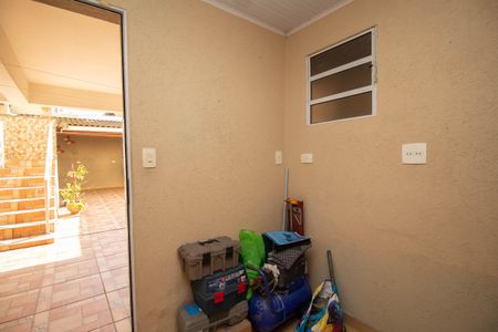 Casa à venda com 198m², 2 quartos e 5 vagas Casa à venda com 198m², 2 quartos e 5 vagasQuarto de Serviço
