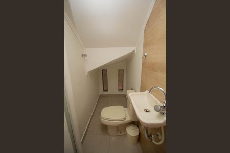 Casa à venda com 198m², 2 quartos e 5 vagas Casa à venda com 198m², 2 quartos e 5 vagasLavabo