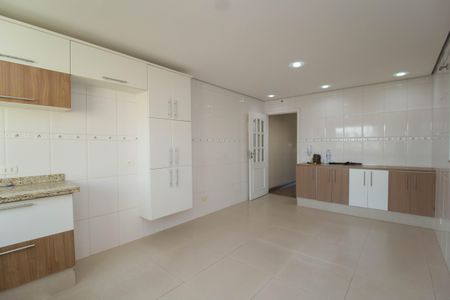 Casa à venda com 198m², 2 quartos e 5 vagas Casa à venda com 198m², 2 quartos e 5 vagasCozinha