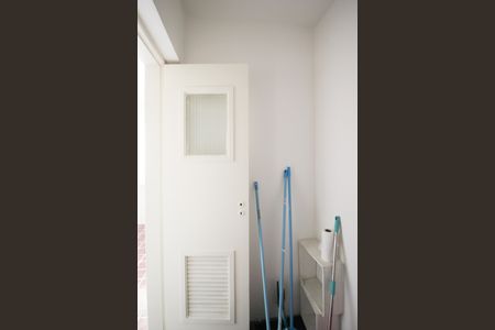 Apartamento à venda com 77m², 3 quartos e sem vaga Apartamento à venda com 77m², 3 quartos e sem vagaQuarto de Serviço