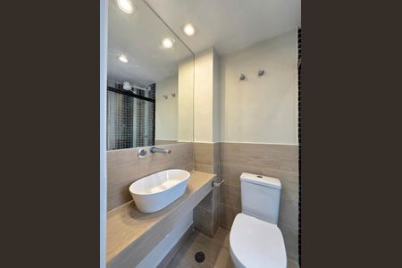 Apartamento à venda com 77m², 3 quartos e sem vagaBanheiro da Suíte