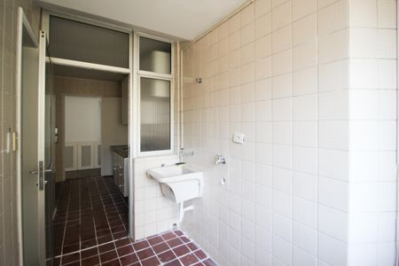 Apartamento à venda com 77m², 3 quartos e sem vaga Apartamento à venda com 77m², 3 quartos e sem vagaÁrea de Serviço