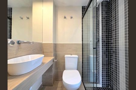 Apartamento à venda com 77m², 3 quartos e sem vagaBanheiro da Suíte