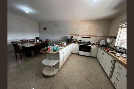 Casa para alugar com 250m², 3 quartos e sem vagaCozinha