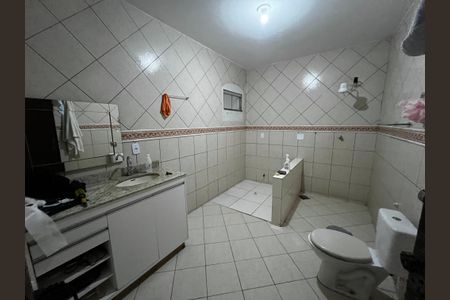 Casa para alugar com 250m², 3 quartos e sem vagaSuíte Banheiro