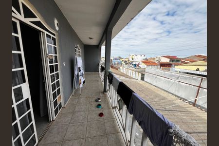 Casa para alugar com 250m², 3 quartos e sem vagaVaranda
