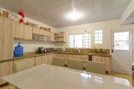 Casa para alugar com 200m², 6 quartos e 2 vagasCozinha