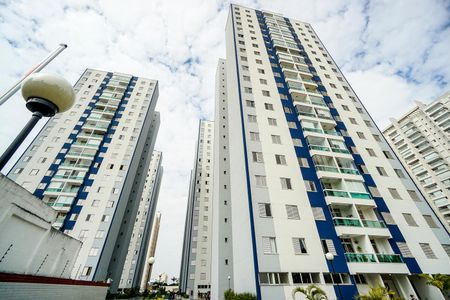 Apartamento à venda com 76m², 3 quartos e 2 vagasFachada