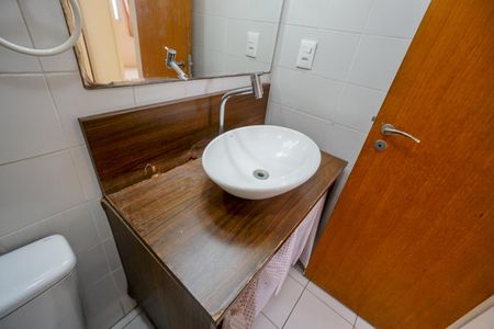 Apartamento à venda com 76m², 3 quartos e 2 vagasBanheiro social