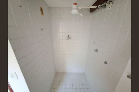 Casa à venda com 194m², 6 quartos e sem vagaBanheiro da suíte 2