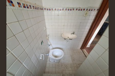Casa à venda com 194m², 6 quartos e sem vagaBanheiro 2