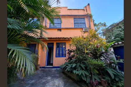 Casa à venda com 194m², 6 quartos e sem vagaFachada 