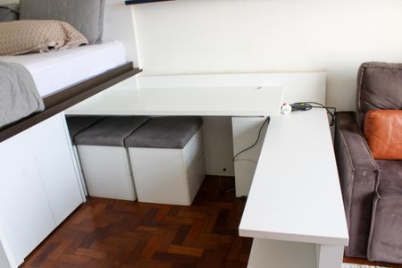 Studio para alugar com 37m², 1 quarto e sem vagaQuarto - Mesa de Escritóro