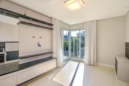 Casa de condomínio à venda com 234m², 3 quartos e 2 vagasSuíte 1