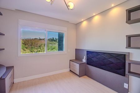 Casa de condomínio à venda com 234m², 3 quartos e 2 vagasSuíte 2