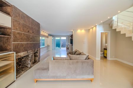 Sala de casa de condomínio à venda com 3 quartos, 234m² em Sarandi, Porto Alegre