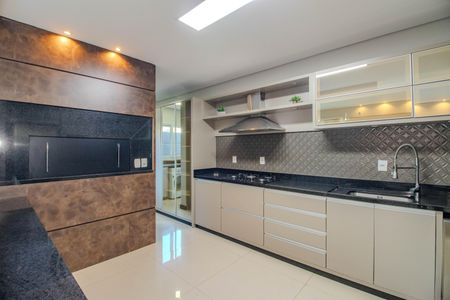 Casa de condomínio à venda com 234m², 3 quartos e 2 vagasCozinha e Área de Serviço