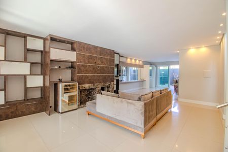 Sala de casa de condomínio à venda com 3 quartos, 234m² em Sarandi, Porto Alegre