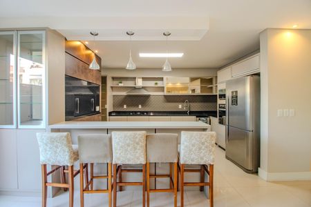 Casa de condomínio à venda com 234m², 3 quartos e 2 vagasCozinha e Área de Serviço