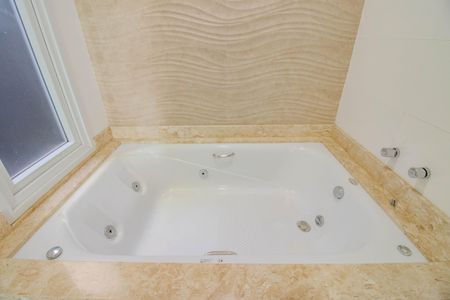 Casa de condomínio à venda com 234m², 3 quartos e 2 vagasBanheiro da Suíte 1