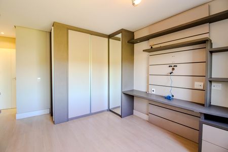 Casa de condomínio à venda com 234m², 3 quartos e 2 vagasSuíte 2