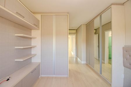 Casa de condomínio à venda com 234m², 3 quartos e 2 vagasSuíte 3