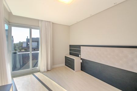 Casa de condomínio à venda com 234m², 3 quartos e 2 vagasSuíte 1