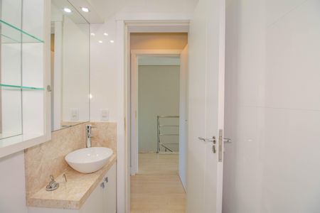 Casa de condomínio à venda com 234m², 3 quartos e 2 vagasBanheiro da Suíte 2