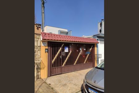 Casa à venda com 202m², 2 quartos e 2 vagas Casa à venda com 202m², 2 quartos e 2 vagasFachada + Placa