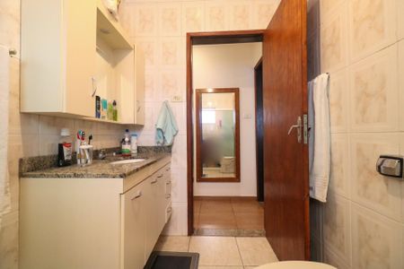 Casa à venda com 202m², 2 quartos e 2 vagas Casa à venda com 202m², 2 quartos e 2 vagasBanheiro