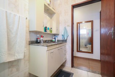 Casa à venda com 202m², 2 quartos e 2 vagas Casa à venda com 202m², 2 quartos e 2 vagasBanheiro