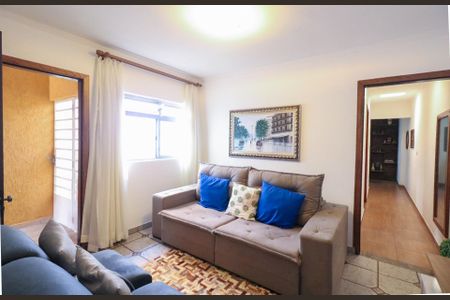 Casa à venda com 202m², 2 quartos e 2 vagas Casa à venda com 202m², 2 quartos e 2 vagasSala