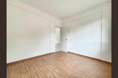 Apartamento à venda com 77m², 2 quartos e 1 vagaQuarto 