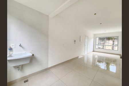 Apartamento à venda com 77m², 2 quartos e 1 vagaÁrea de Serviço