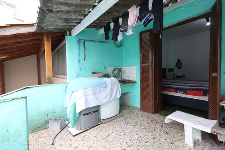 Casa à venda com 72m², 2 quartos e 1 vagaÁrea de Serviço