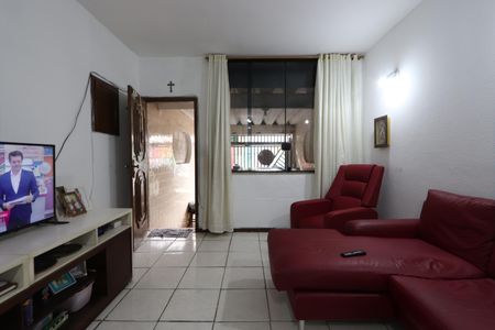 Casa à venda com 72m², 2 quartos e 1 vagaSala