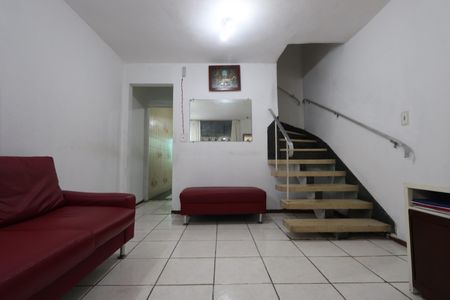 Casa à venda com 72m², 2 quartos e 1 vagaSala