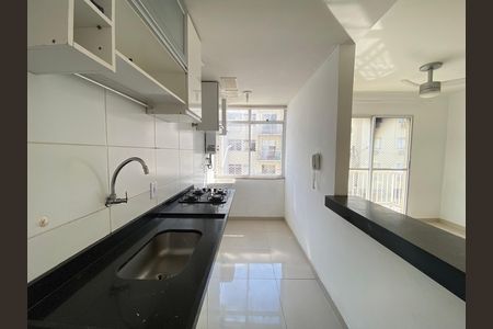 Apartamento para alugar com 49m², 2 quartos e 1 vaga Apartamento para alugar com 49m², 2 quartos e 1 vagaCozinha e Área de Serviço