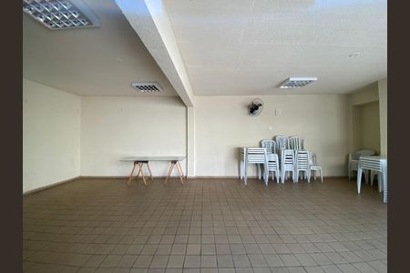 Apartamento para alugar com 49m², 2 quartos e 1 vaga Apartamento para alugar com 49m², 2 quartos e 1 vagaÁrea comum - Salão de festas